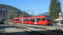 Triebzug  Walzer  ABe 4/12 1001 (Stadler, 2018) am 10. Oktober 2018 bei der Ausfahrt vom Bahnhof Appenzell nach Gossau.