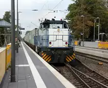 V155 von der Rurtalbahn kommt die Kohlscheider-Rampe hoch aus Richtung Herzogenrath mit einem Containerzug aus Rotterdam(NL) nach Stolberg-Gbf-Rheinland(D) und fährt durch Kohlscheid in Richtung Richterich,Laurensberg,Aachen-West,Aachen-Schanz,Aachen-Hbf,Aachen-Rothe-Erde-Eilendorf,Stolberg-Hbf-Rheinland.
Aufgenommen von Bahnsteig 2 in Kohlscheid. 
Bei Sonne und Wolken am Nachmittag vom 13.9.2018. 
