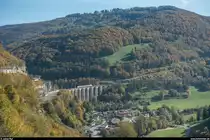 Ein SBB FLIRT France RABe 522 am 12. Oktober 2018 als RE Biel - Delle auf dem Viaduc de la Combe Maran bei St-Ursanne.