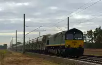 266 005 der HHPI schleppte am 27.09.18 einen Schotterzug, wahrscheinlich aus Mühlberg kommend, durch Marxdorf Richtung Falkenberg/E.