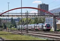 RABe 511 111 (Stadler DOSTO) SBB als IR 2117 (IR 75) von Zürich HB (CH) erreicht seinen Endbahnhof Konstanz auf Gleis 3.
[9.7.2018 | 12:56 Uhr]