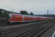 Steuerwagen voraus kommt eine RB aus Stuttgart eingefahren am Morgen des 27.8.2018 der von der 114 035 geschoben in Neckarelz ankommt, hier endet der Zug und fährt einige Zeit später wieder gen Stuttgart aus.