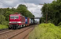 DeltaRail 243 650 mit einem Containerzug am 13. Juli 2017 in Ahlten (Han).