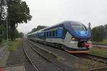 CD 844 014-1 und 013-3 als Os 13208 (Roznov pod Radhostem - Valasske Mezirici) am 11.August 2018 in der Haltestelle Stritez nad Becvou.