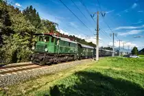 NBiK 93.1332 fährt mit dem SR 16797 (Lienz - Spittal-Millstättersee), kurz vor dem Bahnhof Möllbrücke-Sachsenburg vorüber.
Schiebelok war NBiK 1245.05.
Aufgenommen am 15.9.2018.