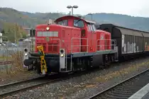 294 798-4 verläßt am 19.10.2018 den Bahnhof Arnsberg