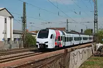 Nachschuss auf SÜWEX 429 600, als dieser am 12.04.2017 als RE1 (Mannheim Hbf - Koblenz Hbf) durch Ensdorf (Saar) gen Saarlouis fuhr.
