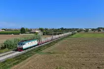 E 652 092 mit einem Güterzug am 04.09.2018 bei Savignano sul Rubicone.