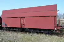 Ein Selbstentladewagen Anfang April 2018 im Sächsischen Eisenbahnmuseum Chemnitz-Hilbersdorf.