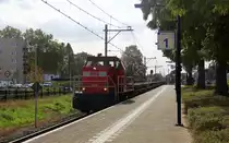 6503 von DB-Schenker kommt mit einem Coilleerzug aus Kinkempois(B) nach Bremen(D) und fährt durch Geleen-Lutterade und fährt in Richtung Sittard(NL). 
Aufgenommen in Geleen-Lutterade(NL).
Bei Sonne und Wolken am Nachmittag vom 3.10.2018.