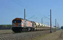 250 002 der hvle dröhnte am 27.09.18 mit einem Schotterzug durch Marxdorf Richtung Falkenberg/E.