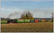 764-411R der Stainzer Bahn am 26.10.2018 kurz vor der Haltestelle Neudorf/Stainztal. 