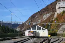 ABSCHIED VON TRAVYS
Am 28. Oktober 2018 kehrt der ehemalige MThB/TURBO Pendelzug bestehend aus dem ABDe 4/4 16 und dem Bt 204 in eigener Kraft von Vallorbe zum MThB-Verein  Historische Mittel-Thurgau-Bahn  zurück.
Am 16. Oktober 2018 präsentierte sich der bunte Pendelzug in der Morgensonne vor dem Depot Vallorbe dem Bahnfotografen.
Foto: Walter Ruetsch
  