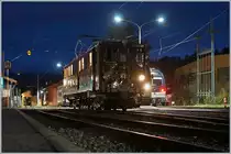 50 Jahre Blonay - Chamby - ein äussert vielfältiges und bestens gelungenes Jubiläumsjahr findet mit diesem Bild sein Ende: Die Bernina-Bahn Ge 4/4 81 (ex RhB Ge 4/4 181 bzw. BB Ge 6/6) brachte den aller letzten Zug der Saison 2018 nach Blonay und rangiert nun, um anschliessend den Leermaterialzug nach Chaulin zurück zu bringen.
Ein herzliches MERCI DANKE GRAZIE allen die zum Gelingen beigetragen haben.
Was bleibt sind herrliche Erinnerungen und eine menge Bilder, die es noch zu bearbeiten sind...
… und natürlich die Freude auf die 51. Saison im 2019!
