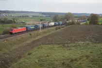185 232 mit einem KLV-Zug bei Fahlenbach Richtung Ingolstadt, 21.10.2017