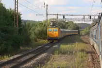 CZ-RJ 162 115-0 mit dem RJ 1016 (Havirov - Praha), aufgenommen vom parallel fahrenden Os 3210 (Horni Lidec - Prerov) am 11.August 2018 zwischen den Bahnhöfen Prosenice und Prerov.