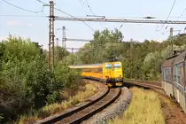 CZ-RJ 162 115-0 mit dem RJ 1016 (Havirov - Praha), aufgenommen vom parallel fahrenden Os 3210 (Horni Lidec - Prerov) am 11.August 2018 zwischen den Bahnhöfen Prosenice und Prerov.