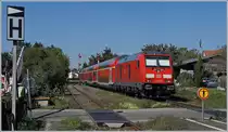 Die DB 245 035 schiebt ihren RE 27668 , unterwegs von Lindau HbF nach Laupheim West in Nonnenhorn Richtung Friedrichshafen Stadt.

25. Sept. 2018
