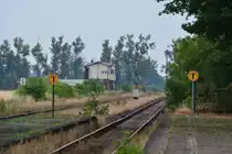 Blick auf das Fahrdienstleiterstellwerk sowie die Ausfahrsignale gen Magdeburg.

Barleben 22.07.2018