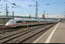 407 509-9 (Siemens Velaro D) als ICE 9574 (Linie 83) nach Paris Est (F) verlässt seinen Startbahnhof Stuttgart Hbf auf Gleis 6.
[16.7.2018 | 10:59 Uhr]