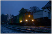 D6 (Hersteller: O&K/25429 Typ MV8, Baujahr 1953 (ex Böhlerwerke Kapfenberg 6) beim Verschub am Abend des 28.10.2018.