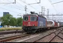 Gemischter Gz mit Re 6/6 11660  Tavannes  (620 060-4) SBB durchfährt den Bahnhof Pratteln (CH) in westlicher Richtung.
Aufgenommen von der Güterstrasse.
[10.7.2018 | 12:16 Uhr]