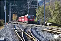 Ein letztes Mal konnte man gestern hier Fotos machen vor dem Anschluss der neuen Brücke. RE1744 mit der Ge 4/4 II 613  Domat/Ems  aus Disentis mit der provisorischen Weiche Richtung Oberland. (03.11.2018)