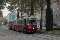 Wien Wiener Linien SL 5 (E1 4538 (Bombardier-Rotax 1974) + c4 1337 (Bombardier-Rotax 1975)) VII, Neubau, Neubaugürtel am 17. Oktober 2018.