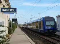 231 519 erreicht als TER 81634 (Hyeres - Marseille-St-Charles) den Bahnhof Bandol im Département Var (83), 10.09.2018.