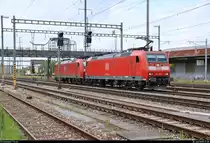 185 126-0 und 185 129-4 DB als Lokzug durchfahren den Bahnhof Pratteln (CH) in östlicher Richtung.
Aufgenommen von der Güterstrasse.
[10.7.2018 | 12:35 Uhr]