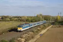 Am 26. Oktober 2018 ist 431 234 mit dem Személyvonat 9044 (Celldömölk - Szombathely) zwischen Vép und Szombathely unterwegs. 