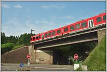 Die etwa f�nf km lange Strecke von Br�gge in die Innenstadt ist mit einer Steigung von 2,8 % eine der steilsten Nebenbahnen Deutschlands. Ein 648er ist am 08.06.07 als RB52  Volmetalbahn  auf dem Weg nach L�denscheid.