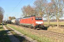 Dieses Lätzen kommt am Samstagvormittag aus Venlo bei Boisheim gen Dülken gefahren, am Haken hat sie einen Öler und meine jüngeren Familienmitglieder beobachten was die 189 054-0 am Haken mit sich führt. 17.11.2018