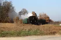 CSD 433 001 (CZ-CD 90 54 3 991 007-6) am 17.November 2018 mit dem Os 11875 (Lednice - Breclav) auf der Strecke Bori Les - Lednice nahe der Haltestelle Charvatska Nova Ves.