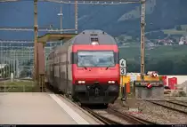 Bt mit Schublok Re 460 ??? als IC 579 (IC 3) von Zürich HB (CH) nach Chur (CH) erreicht den Bahnhof Landquart (CH) auf Gleis 2.
[10.7.2018 | 18:44 Uhr]