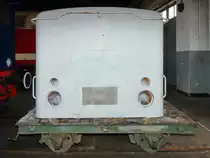 Die grundierte Nase der Rangierlokomotive 106 100-1. (Eisenbahnmuseum Arnstadt, August 2018)