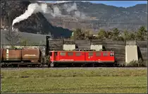 Ge 6/6 II 701  Raetia  erreicht mit 5732 aus Ilanz den Bahnhof Untervaz-Trimmis. (22.11.2018)