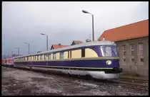 Am 27.3.1999 fand im Bahnhof Wernigerode anlässlich 100 Jahre HSB eine Fahrzeugschau statt.
Ausgestellt war auch der SVT 137225 der DRG.http://www.bahnbilder.de/?name=bilder_bearbeiten2.0#