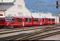 ABe 8/12 3515  Alois Carigiet  (Stadler ALLEGRA) der Rhätischen Bahn (RhB) ist im Bahnhof Landquart (CH) abgestellt.
[10.7.2018 | 19:06 Uhr]