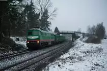 Objekt der Begierde war an diesem Tag der Sandzug aus Kayna nach Kaufering. 241 449-8 fuhr zog den Zug hier bei Martinlamitz Richtung Süden, 04.02.2018
