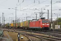 DB Lok 185 113-8 durchfährt den badischen Bahnhof. Die Aufnahme stammt vom 11.11.2018.
