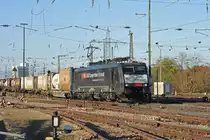 Lok 189 288-4 durchfährt den badischen Bahnhof. Die Aufnahme stammt vom 14.11.2018.