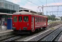 Nachschuss auf BDeh 2/4 23 der Rorschach-Heiden-Bergbahn (Appenzeller Bahnen AG) als S25 von Rorschach Hafen (CH) nach Heiden (CH), die den Bahnhof Rorschach (CH) auf Gleis 1 verlässt.
[10.7.2018 | 20:37 Uhr]
