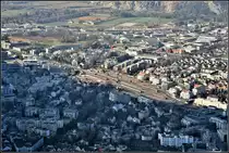 Güterbahnhof Chur mit Abstellanlagen und Freiverlad SBB und RhB in Chur. Aufnahme vom Wanderweg Maladers - Mittenberg. (18.11.2018)
