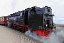 Nachdem 99 7232 am Vormittag des 19.10.2018 im Brockenbahnhof umgesetzt und wieder an ihren Zug angekuppelt hat, wird sie mit ihm in wenigen Augenblicken als P8932 zur Rückfahrt nach Wernigerode aufbrechen.