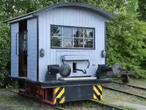 Das Akku-Schleppfahrzeug  Carl  soll ein Eigenbau der Papierfabrik Porstendorf sein. (Weimar, August 2018)
