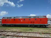 Die Diesellokomotive 219 084-1 steht im Eisenbahnmuseum Weimar. (August 2018)