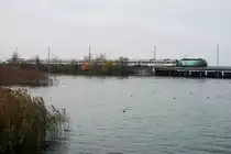 Voralpen-Express VAE
Herbstliche Morgen- und Abendstimmung mit dem VAE bei Rapperswil und St. Gallen am 29. November 2018.
Foto: Walter Ruetsch