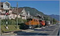 50 Jahre Blonay Chamby - MEGA BERNINA FESTIVAL: das Rhb Bernina Krokodil Ge 4/4 182 erreicht von Chaulin mit einem bunten Zug kommend Blonay. 
8. Sept. 2018
