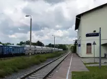 Blick vom Bahnsteig des Bahnhofes Niedersachswerfen Richtung Norden (nördlich von Nordhausen, Strecke Nordhausen-Herzberg-Northeim) 11.07.2014